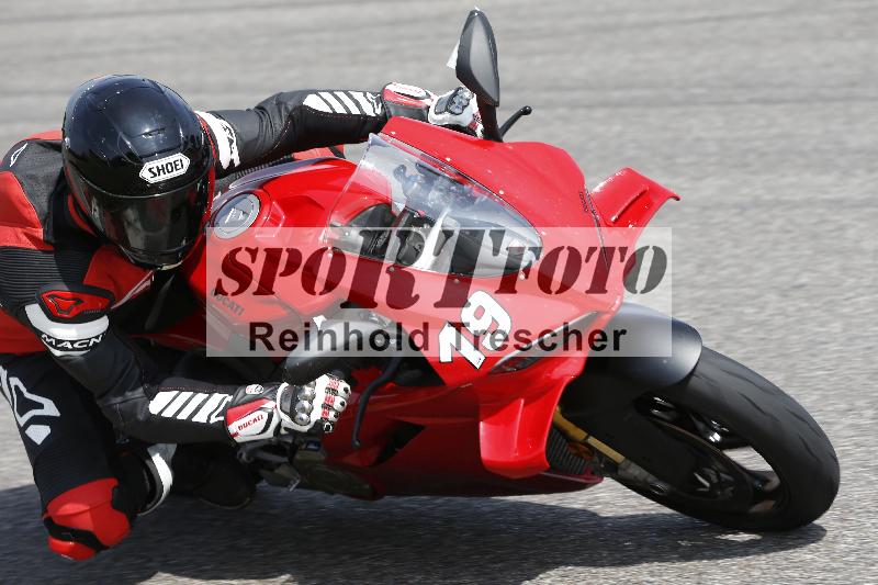 /27 12.06.2025 Ducati Schweiz Trackday Warmup  ADR/gelb-jeaune/19